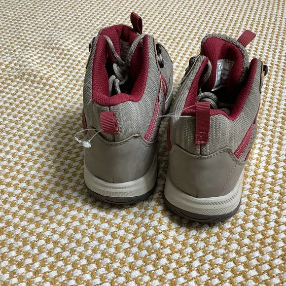 Eddie Bauer hiking men’s sneakers size 6M. NWT