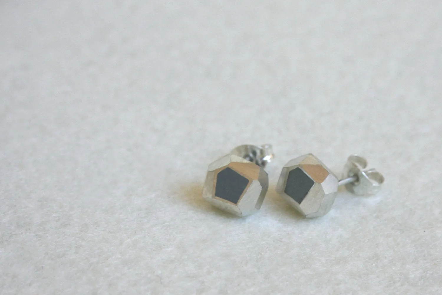 Everyday Petite Casual Silver nugget Posts