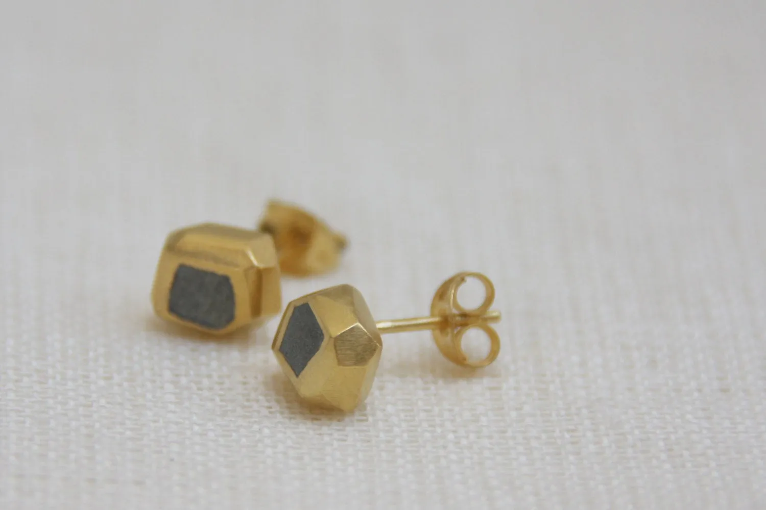 Everyday Petite Casual Silver nugget Posts