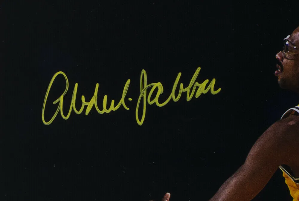 Kareem Abdul-Jabbar Signed Framed 16x20 Los Angeles Lakers Photo BAS
