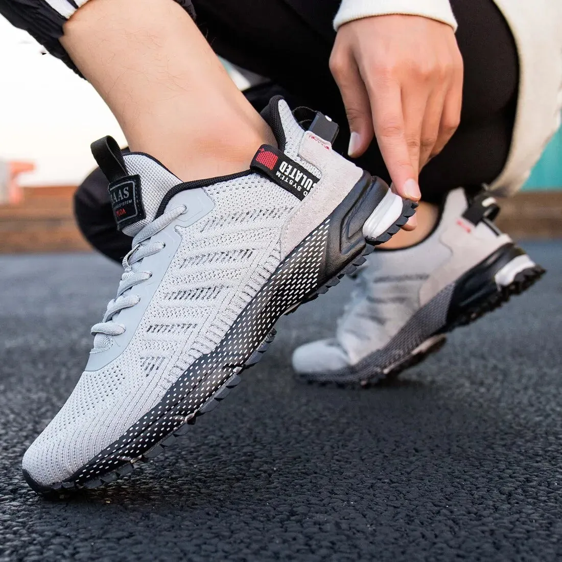 Lightweight Mens Running Sneakers Breathable and Non Slip
