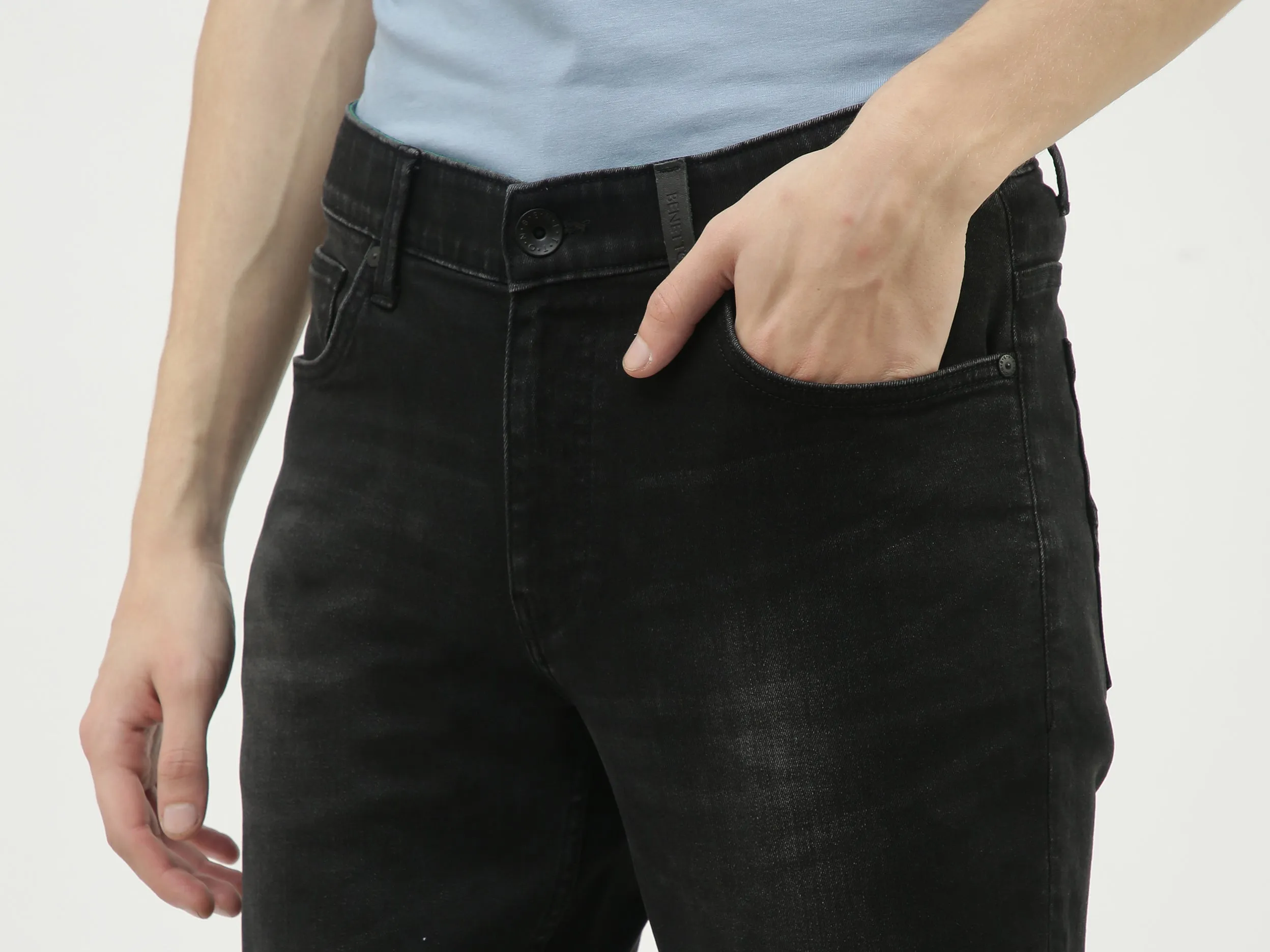 Men Solid Skinny Fit Jeans