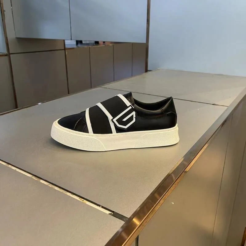Men's Breathable Versatile Platform Slip-on Magic Stick Sneakers