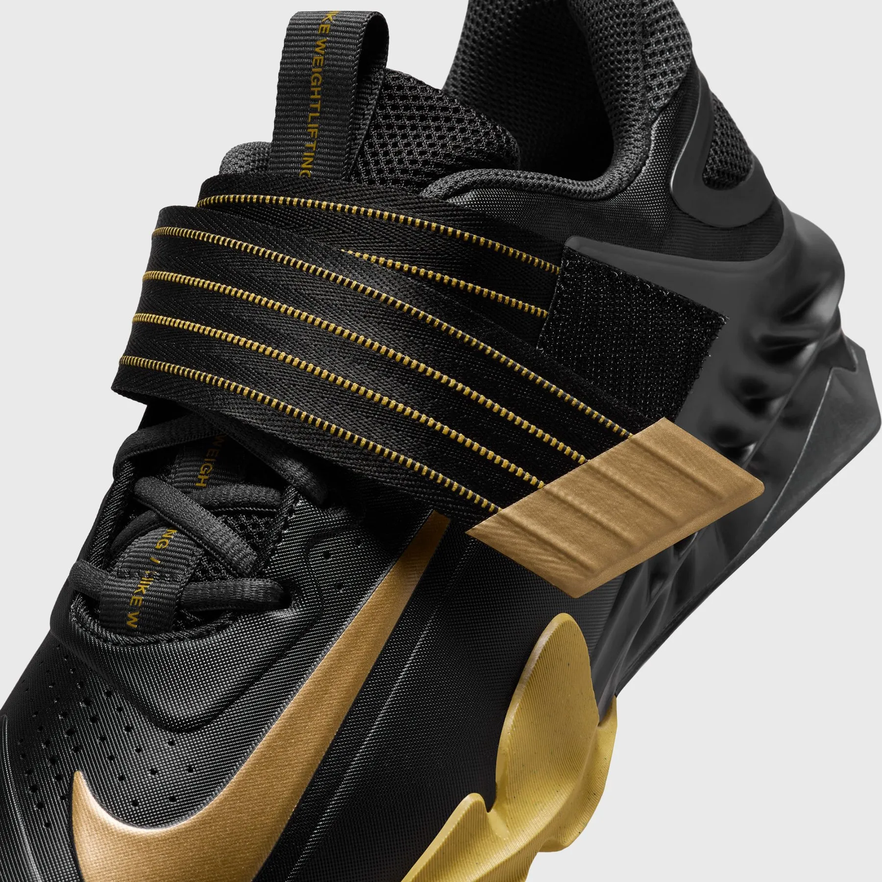 Nike - Savaleos Weightlifting Shoes - BLACK/MET GOLD-ANTHRACITE INFINITE GOLD