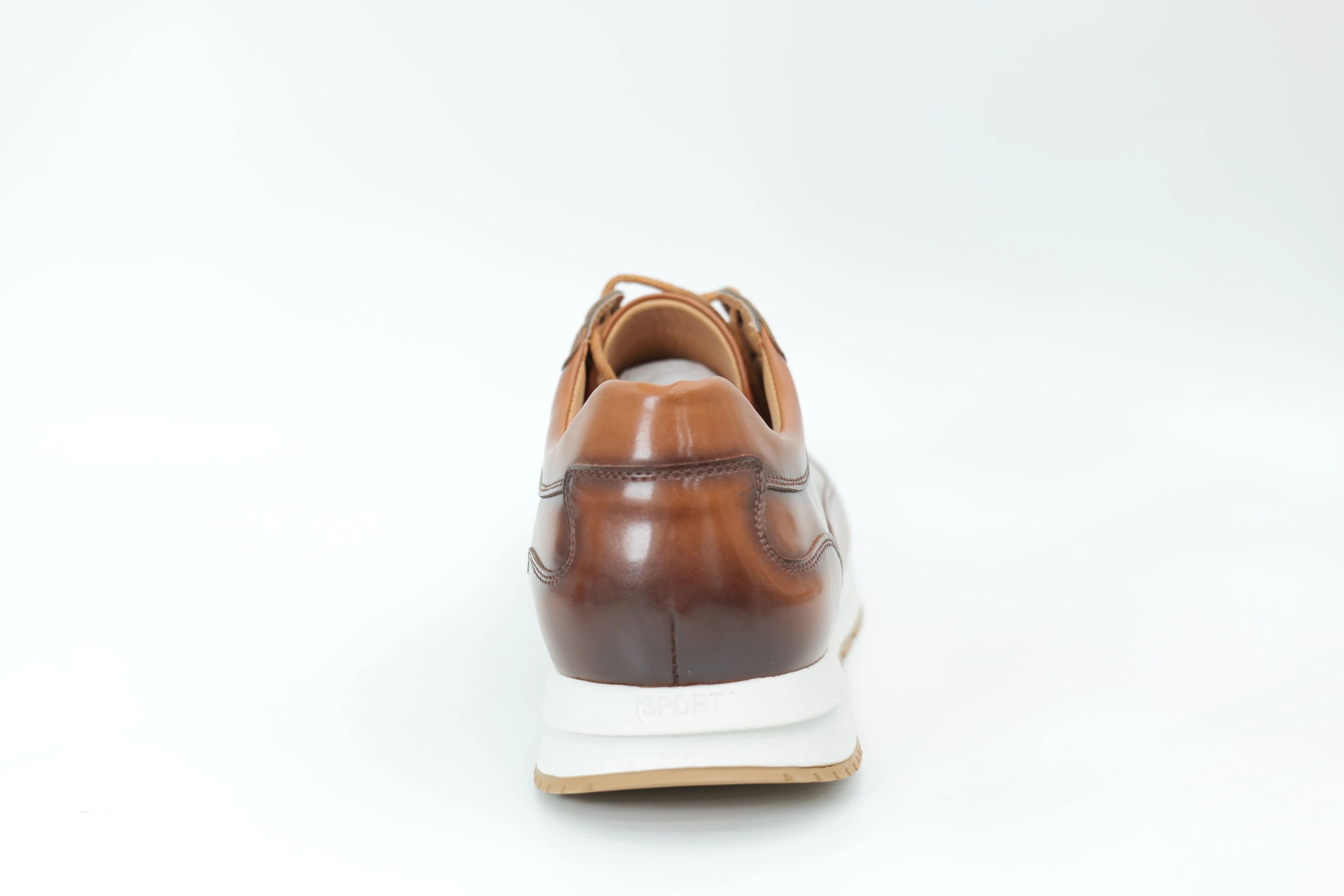 Sports shoes