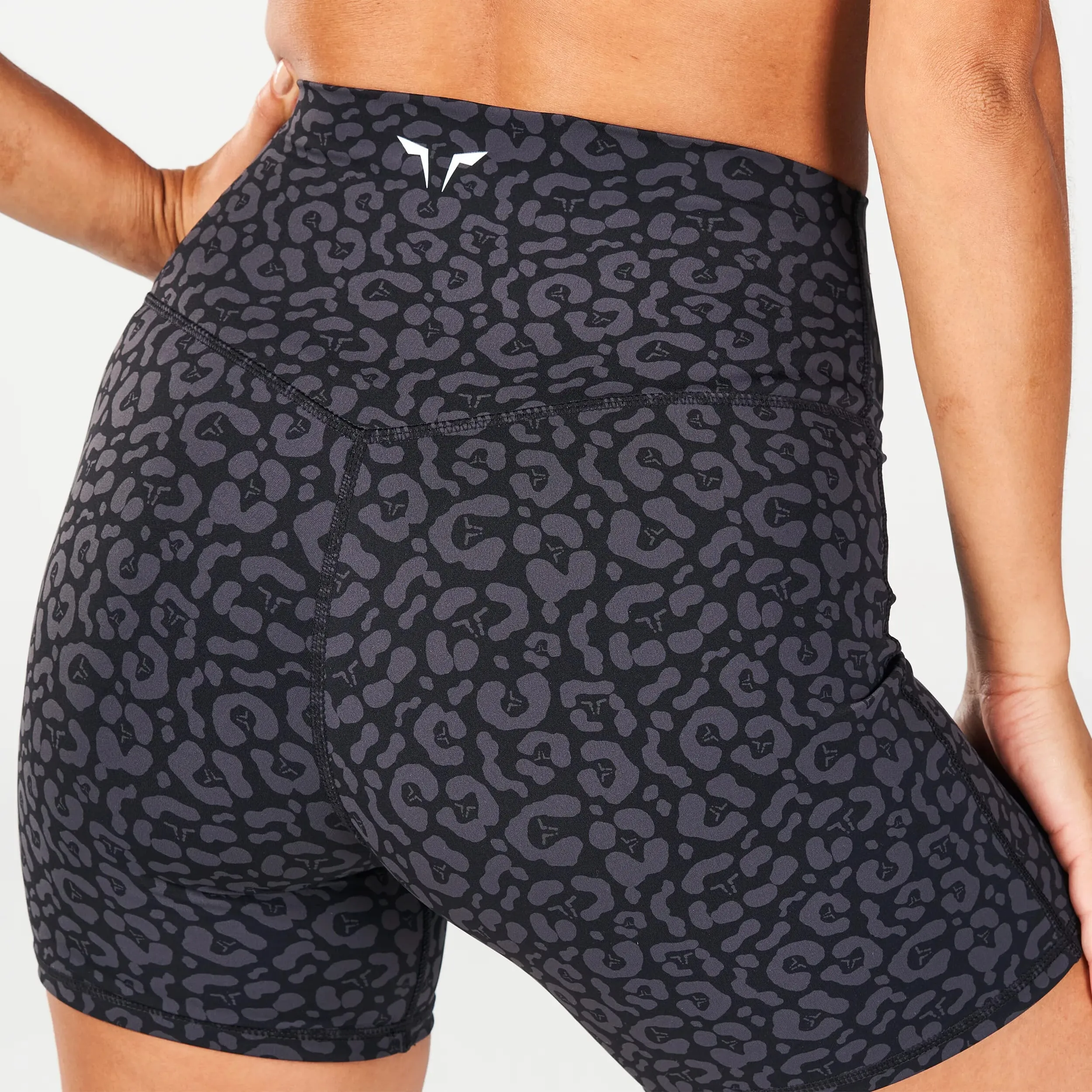SQUATWOLF UNTAMED 5" BIKER SHORTS