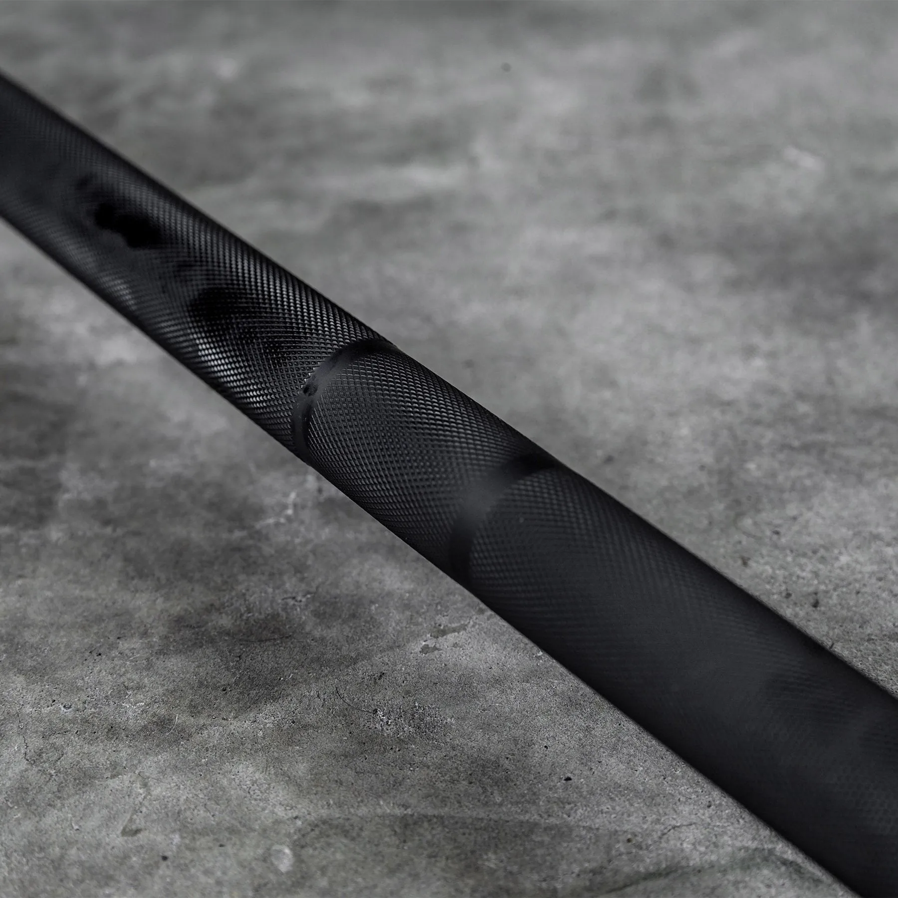 TWL - MEN'S PREMIUM 20Kg BARBELL - BLACK