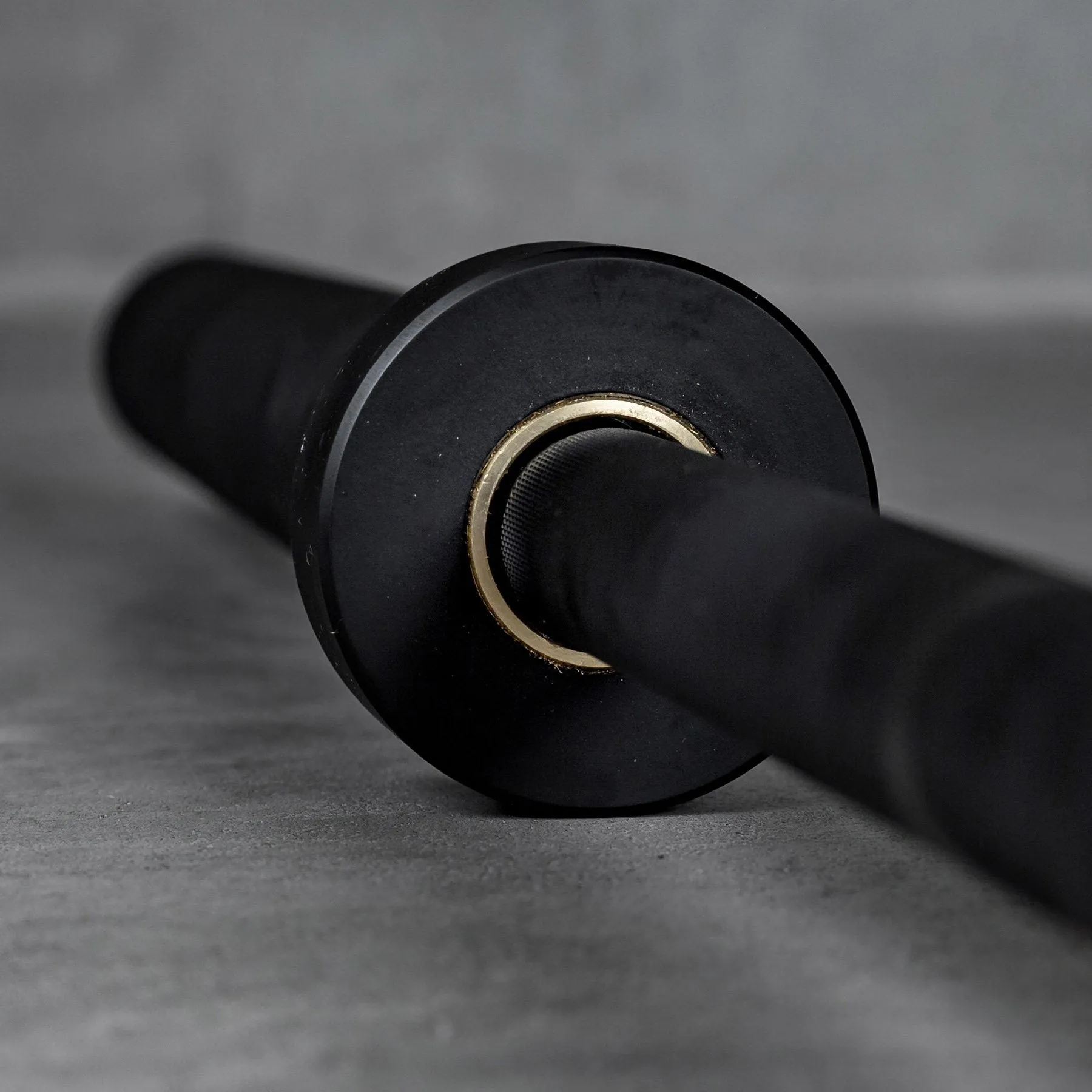 TWL - MEN'S PREMIUM 20Kg BARBELL - BLACK