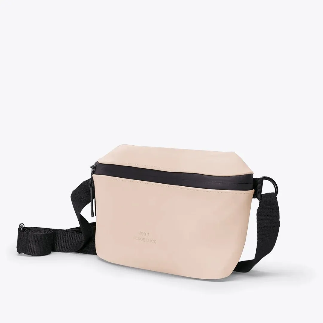 Ucon Acrobatics · Jona Medium Bag · Light Apricot